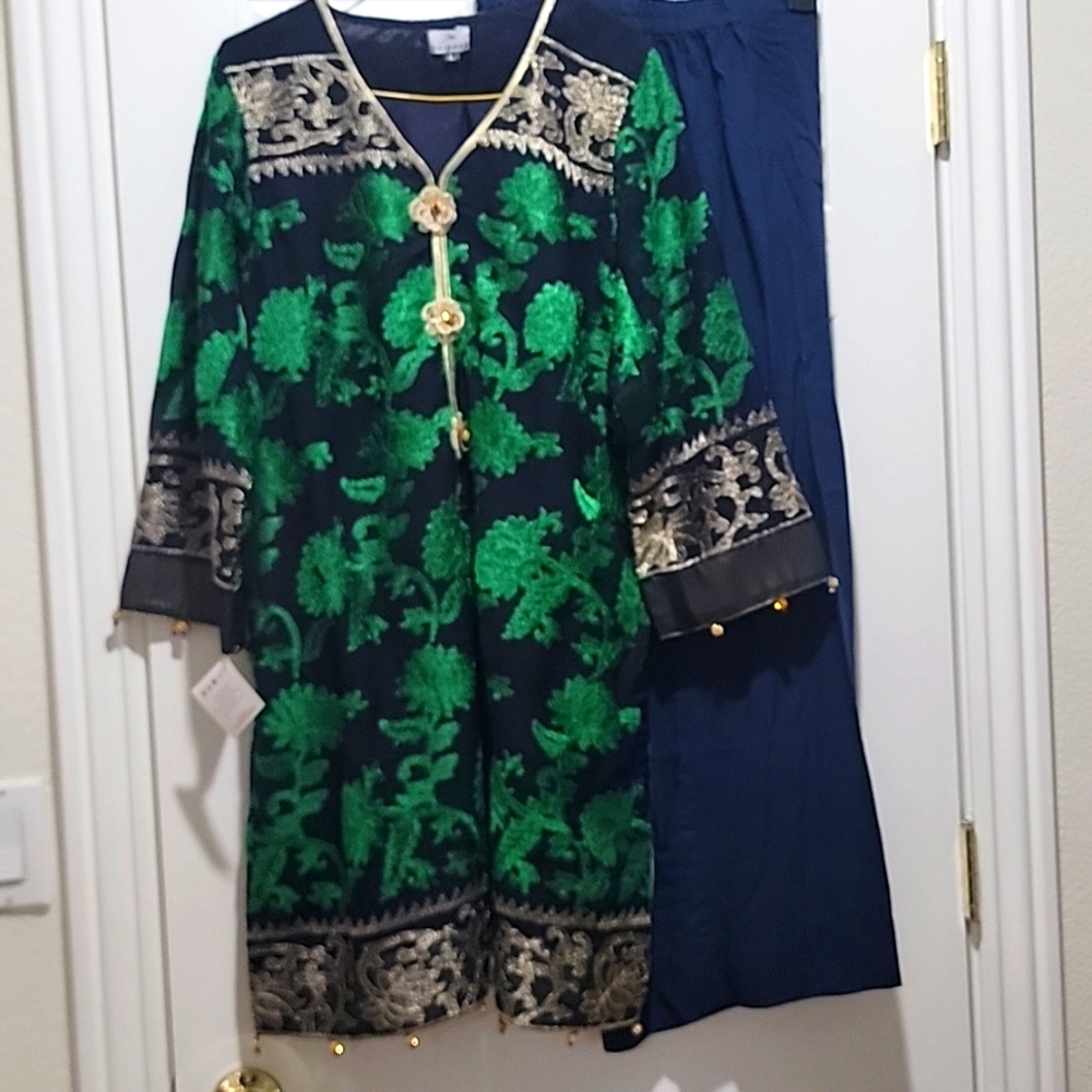 Beautiful 2 piece set,New